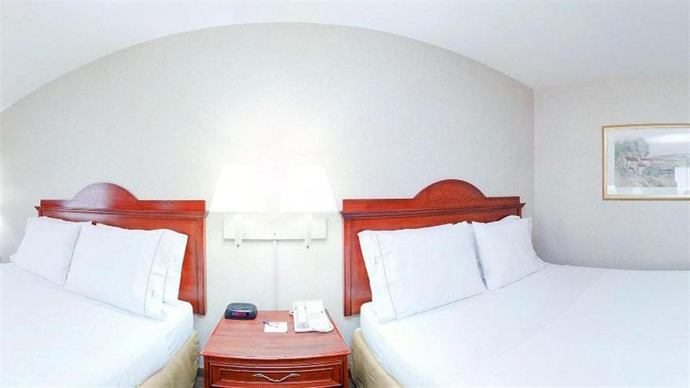 Holiday Inn Express Hotel & Suites Bowling Green By Ihg Esterno foto