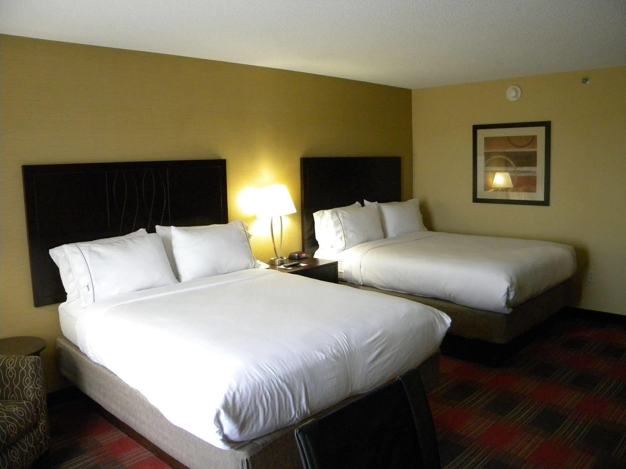 Holiday Inn Express Hotel & Suites Bowling Green By Ihg Esterno foto