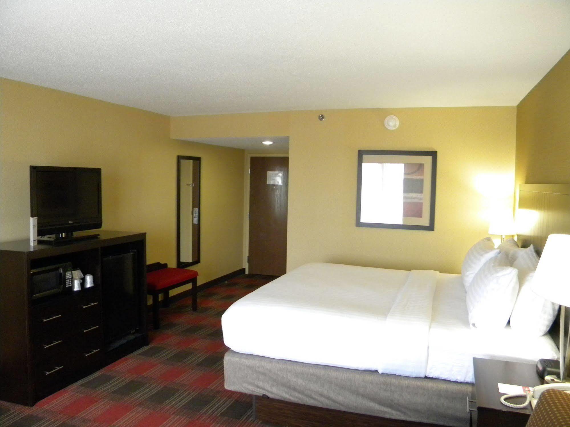 Holiday Inn Express Hotel & Suites Bowling Green By Ihg Esterno foto