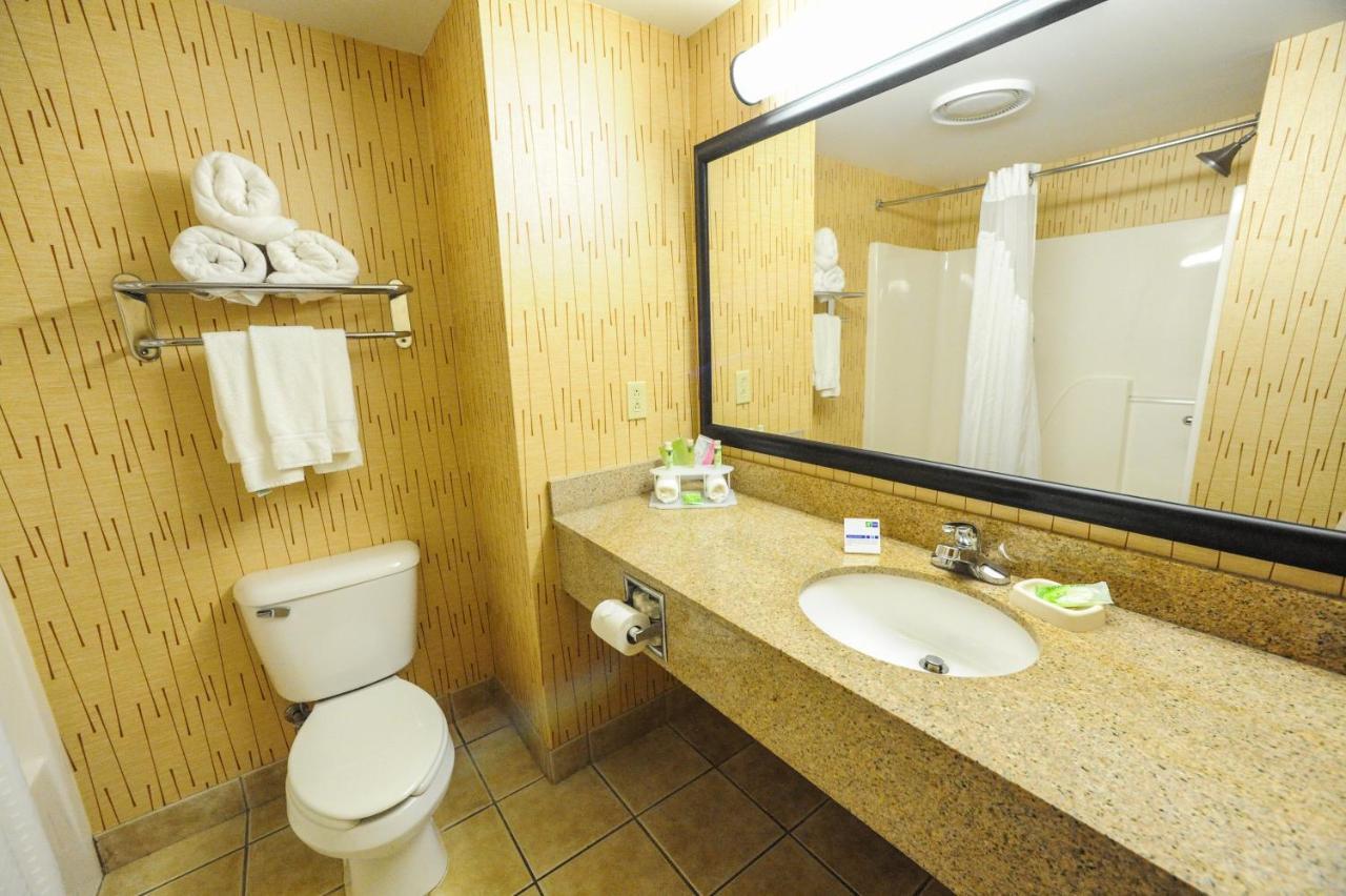 Holiday Inn Express Hotel & Suites Bowling Green By Ihg Esterno foto